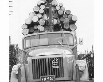 1958 yrityksen ensimmäinen neliveto Volvo Viking