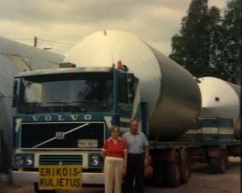 1977 säiliöitä lähdössä Lappeenrantaan